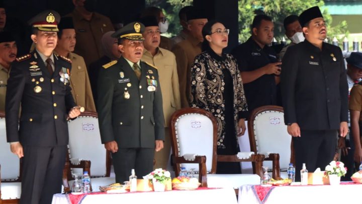 Kapolrestabes Medan Hadiri Penyerahan Tunggul Kecamatan Terbaik Tingkat Provinsi Sumut