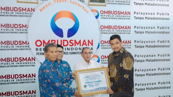 Terima Penghargaan Kepatuhan Standar Pelayanan Publik 2022, Bobby Nasution: Tingkatkan Pelayanan Terbaik & Benahi Fasilitas Publik