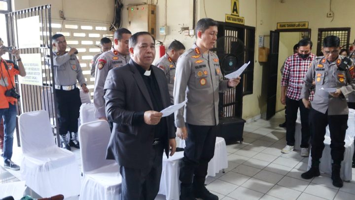 Kapolrestabes Medan Gelar Ibadah Ucapan Syukur Beserta Tahanan