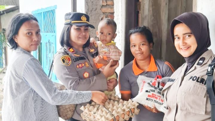 Kapolsek Medan Tuntungan Peduli Keluarga Stunting di Wilkumnya