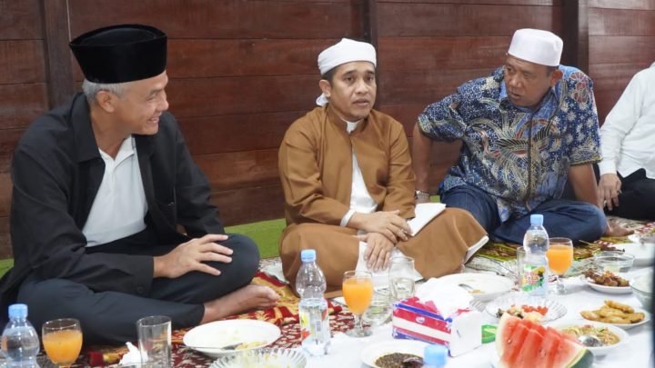 Kunjungi Tuan Guru Besilam, Ganjar Pranowo Disambut Plt Bupati Langkat