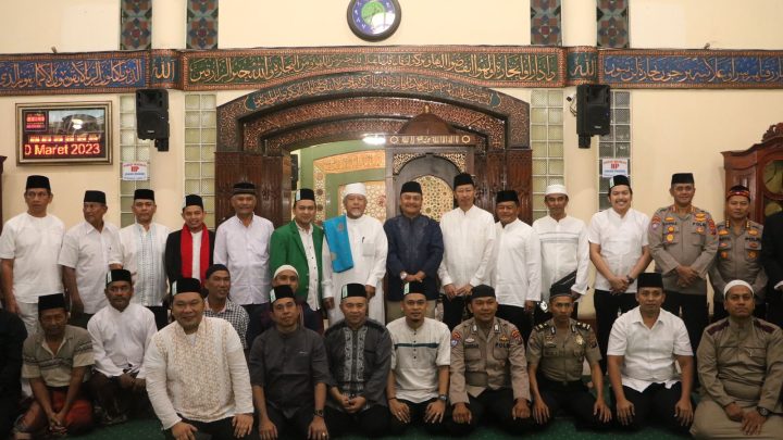 Wakapolda Sumut Safari Subuh Jumat Berkah di Mesjid Raya Aceh Sepakat