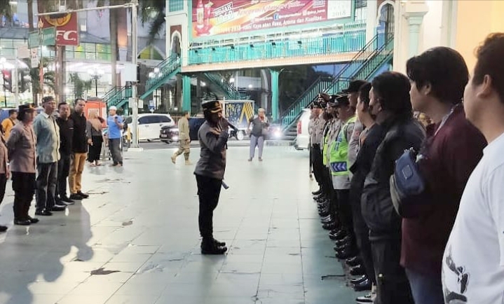 Tim Gabungan Polrestabes Medan Kawal Pawai Obor di Masjid Raya Al – Mashun