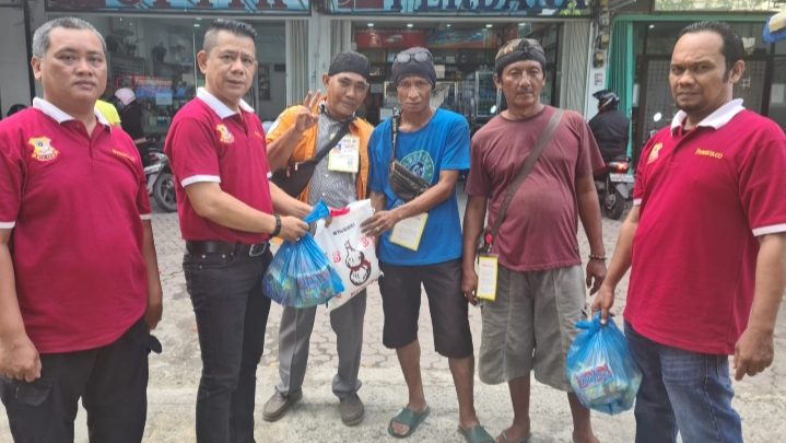 Jumat Barokah Ramadan, Ketua Pewarta Kembali Bagikan Sembako