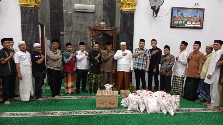 Plt Bupati Langkat Safari Ramadhan ke Selesai, Berikan Bantuan Rp 20 juta & Paket Sembako