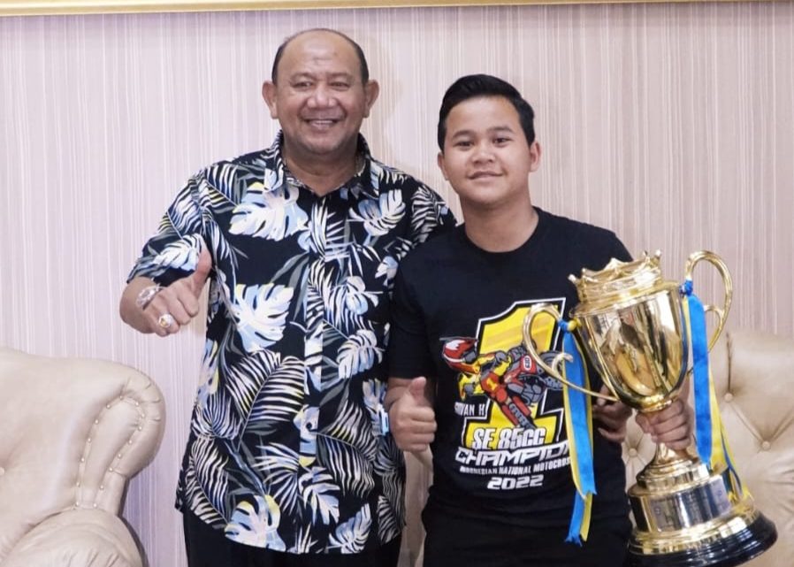 Syah Afanding Bangga Gio Vandio Putra Tanjungpura Juara Nasional Moto Cross