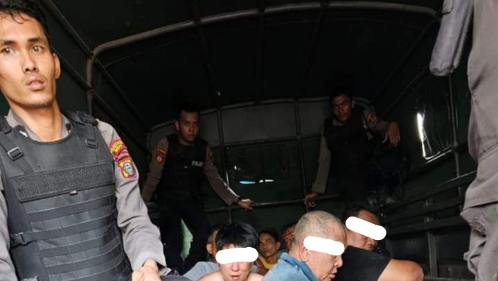 Tim Gabungan Polrestabes Medan Gerebek Markas Judi di Sky Garden