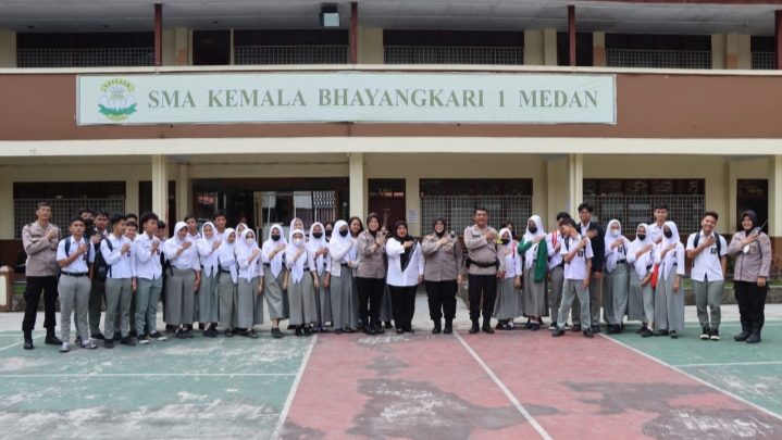 Polrestabes Medan Sosialisasikan Penerimaan Polri 2023 di SMA Kemala Bhayangkari 1 Medan