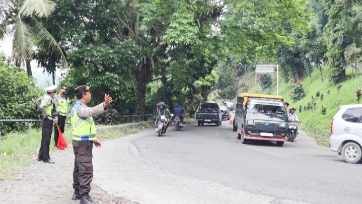 Urai Kemacetan, Polrestabes Atur Lalin di Jalur Wisata Medan-Brastagi
