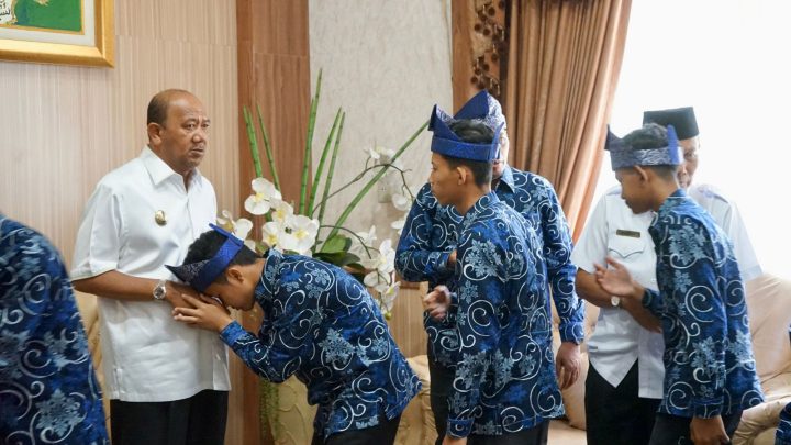 Syah Afandin Melepas Kafilah Langkat Ikuti STQ Sumut