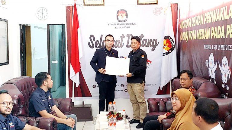 Partai Nasdem Daftarkan 50 Bacaleg DPRD ke KPU Medan