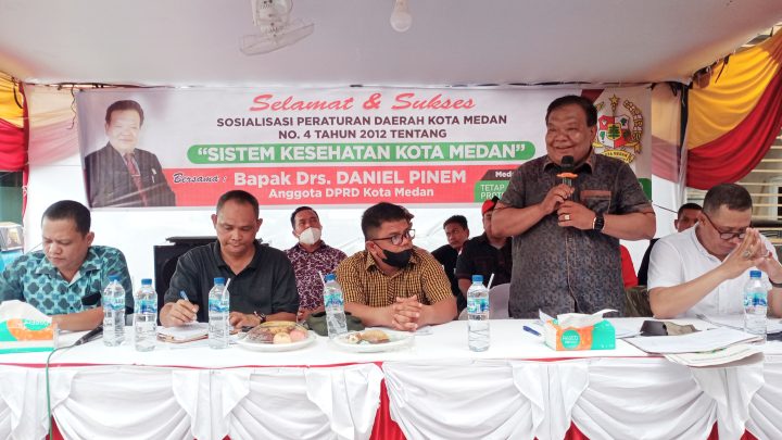 Daniel Pinem Ajak Warga Jaga Kebersihan Lingkungan untuk Kesehatan Bersama