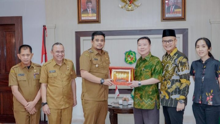 Dukung Institut Bisnis IT&B Berikan Beasiswa, Bobby Nasution: Semoga Lebih Berprestasi