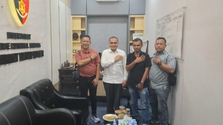 Disuguhi Kopi Gayo, Ketua Pewarta Silaturahmi ke Kasubdit IV Tipidter Polda Aceh