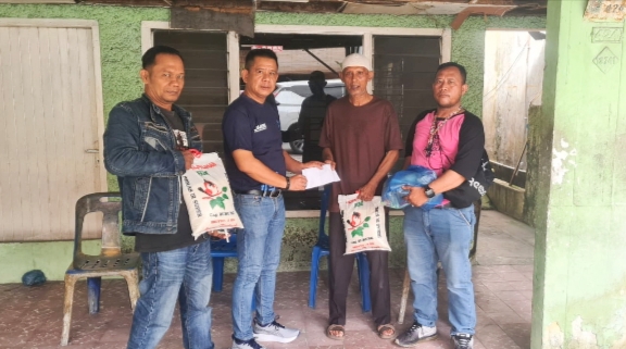 Jumat Barokah, Ketua Pewarta Bantu Penderita Stroke Hidup Sebatang Kara