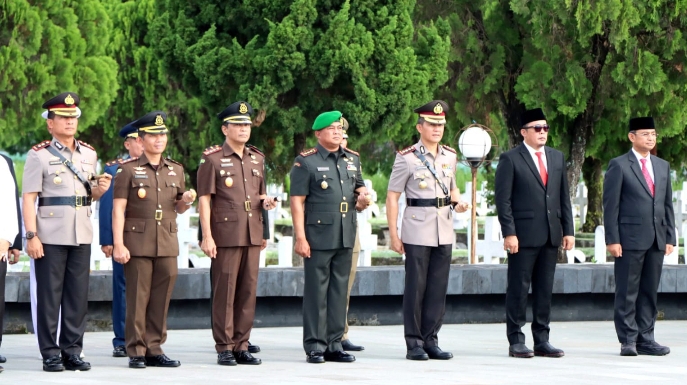 HUT ke-433 Kota Medan, Wali Kota dan Kapolrestabes Ziarah ke Makam Pahlawan