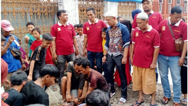 Hari Raya Iduladha, Pewarta Polrestabes Medan Sembelih 2 Ekor Lembu