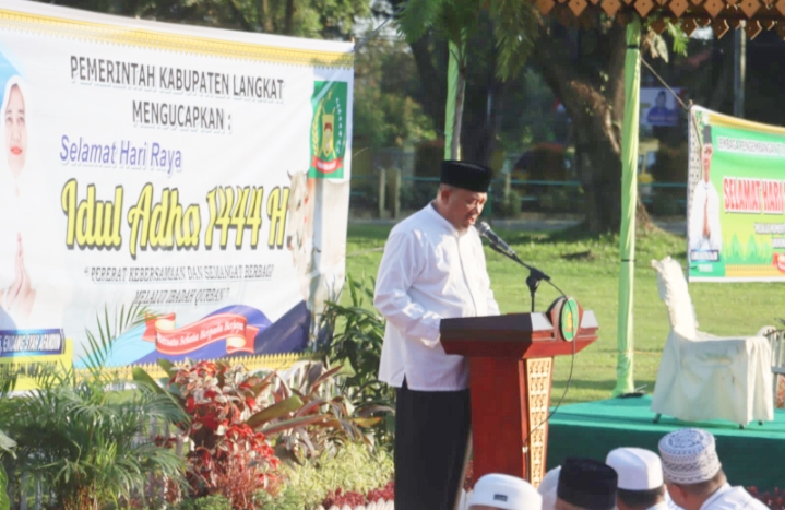 Polres Langkat Monitoring Kegiatan Sholat Idul Adha 1444 H di Lapangan T. Amir Hamzah Stabat