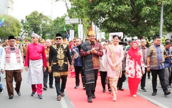 Pawai Colorful Medan Carnival Meriah, Bobby Nasution: Angkat Keberagaman Sekaligus Penggerak Ekonomi