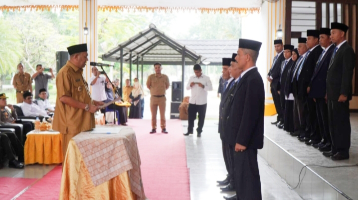 Diharapkan Jaga Kerukunan, Syah Afandin Lantik FKUB Langkat Periode 2023-2028