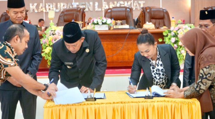 Syah Afandin Hadiri Paripurna KUPA dan PPAS P APDB Langkat