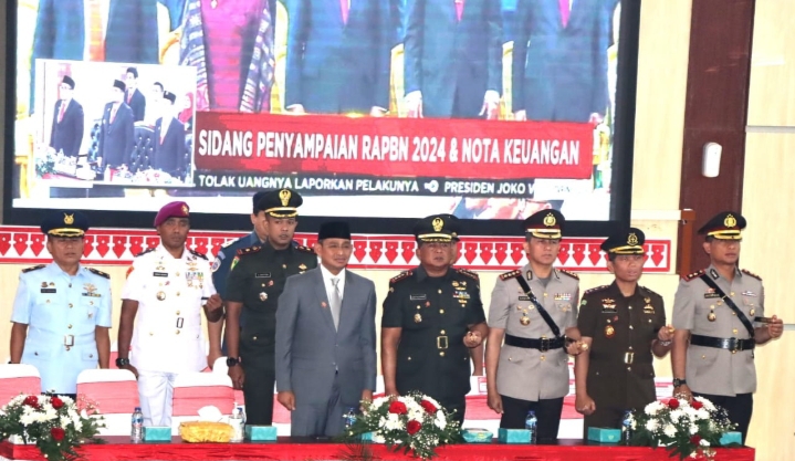 Kapolrestabes Medan Hadiri Undangan DPRD Kota Medan Mengikuti Pidato Presiden RI
