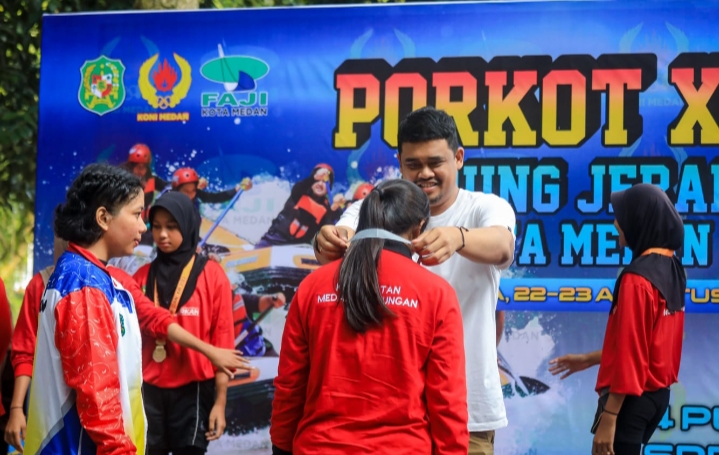Porkot XIII, Bobby Nasution berikan Beasiswa untuk 2 Atlet Arung Jeram