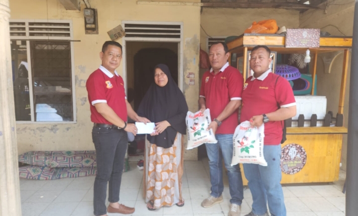 Wartawan Meninggal, Ketua Pewarta Bantu Sembako dan Uang Duka