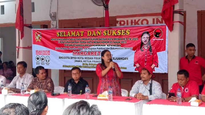 Margaret MS Sosialisasikan Perda Penanggulangan Kemiskinan, Warga Minta Jalan Kelurahan Dibenahi