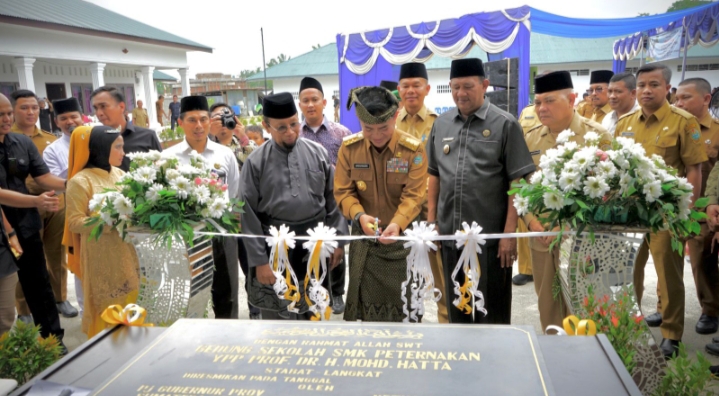 Plt Bupati Langkat bersama Pj Gubernur Sumut Hadiri Peresmian SMK Peternakan Prof DR H Mohd Hatta