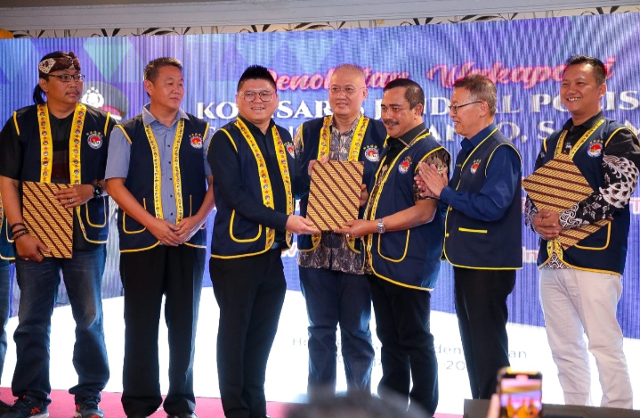 Waka Polri Komjen Pol Agus Andrianto Dinobatkan Jadi Warga Kehormatan Komunitas Tionghoa