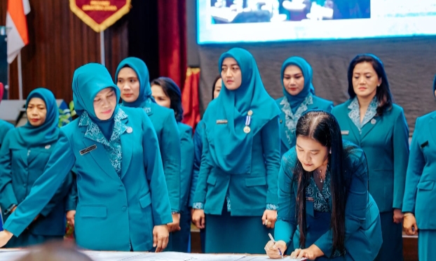 Ny Kahiyang Ayu Dikukuhkan Jadi Pembina Posyandu Kota Medan