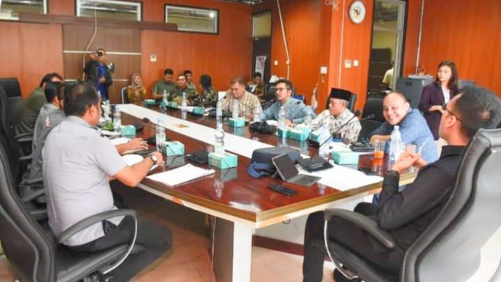 Komisi III Gelar RDP dengan PUD Pasar Kota Medan