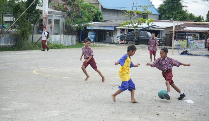Bobby Nasution Bangun Lapangan, Anak-anak Tak Lagi Main Bola di Jalan