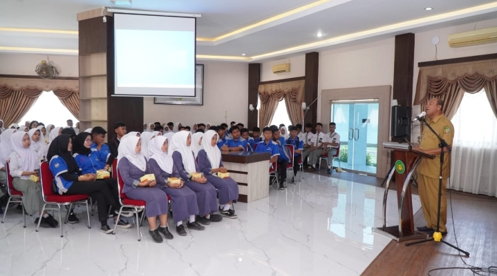 Hadiri Seminar Nasional Beasiswa, Syah Afandin: Tanamkanlah di Hati Jadi Orang Hebat