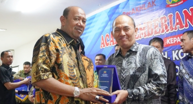 PAD Kabupaten Langkat 2023 Over Target, Syah Afandin Berikan Penghargaan