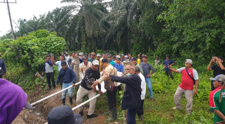 Pemasangan Plank di Areal Sengketa, Kelompok Tani KTMIM Nyaris Bentrok dengan Pihak Kebun PT. Buana Estate