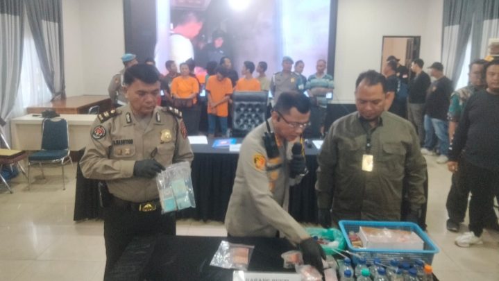 Polisi Gerebek Kampung Narkoba di Durin Tonggal, 3 Orang Pengedar Sabu Ditangkap