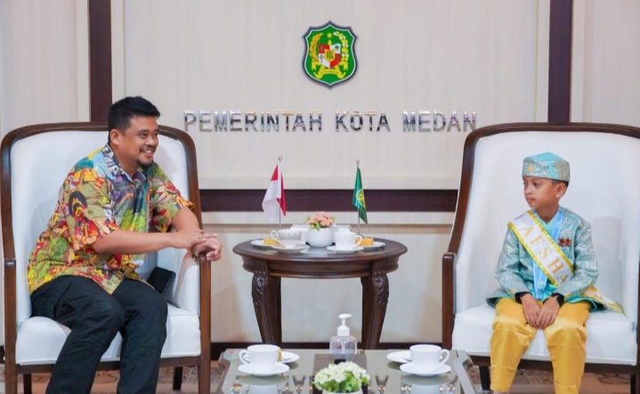 Juara Kompetisi Hafiz Indonesia 2024, Bobby Nasution Hadiahkan Umroh Ibu dan Kedua Adik Gibran