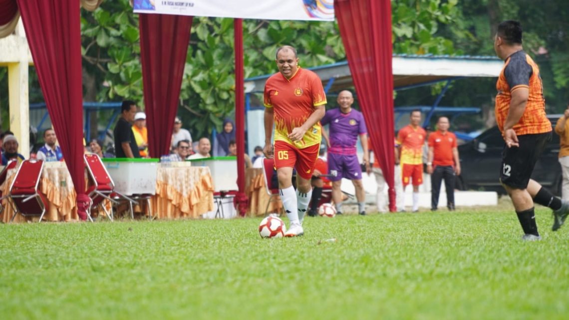 Pj Bupati Langkat Galang Persahabatan Melalui Pertandingan Bola