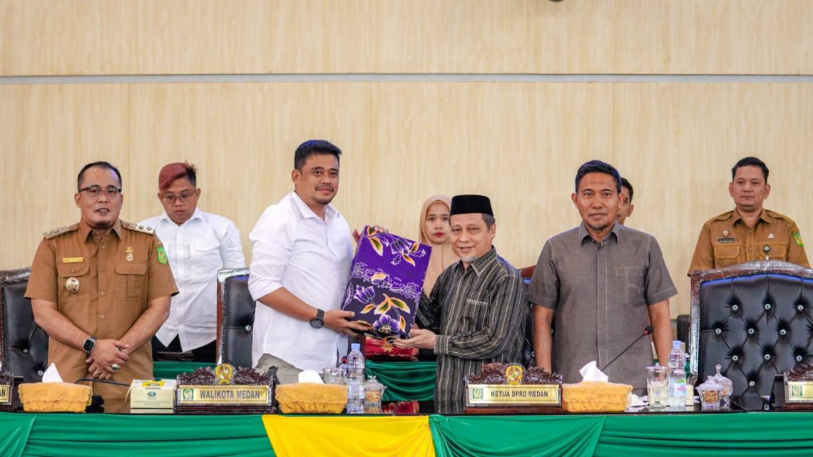 Wali Kota Medan Hadiri Rapat Paripurna Ranperda Perubahan Perda Ketenagakerjaan