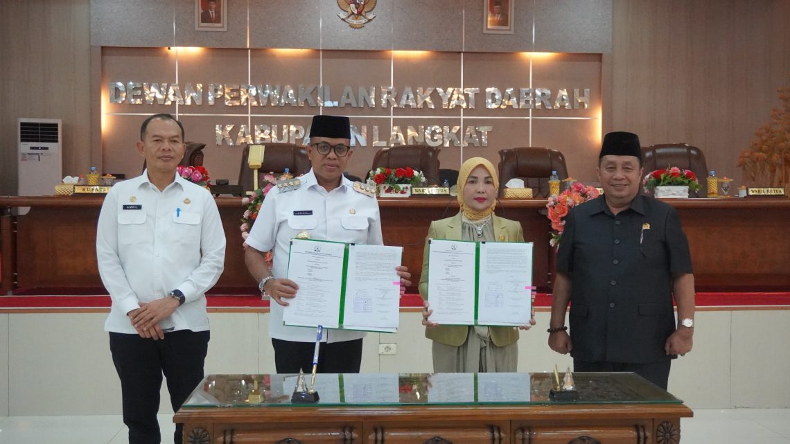 Pj. Bupati Langkat hadiri Rapat Paripurna DPRD Penandatangaan Nota Kesepakatan Perubahan APBD 2024