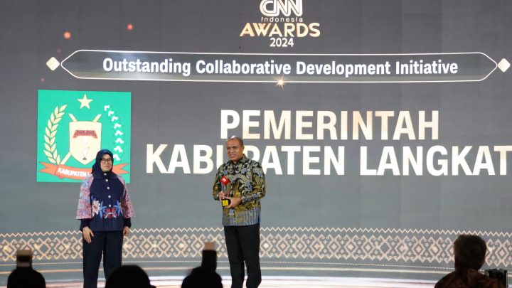 Pj. Bupati Langkat Terima Penghargaan Nasional “Outstanding Collaborative Developments Initiative”
