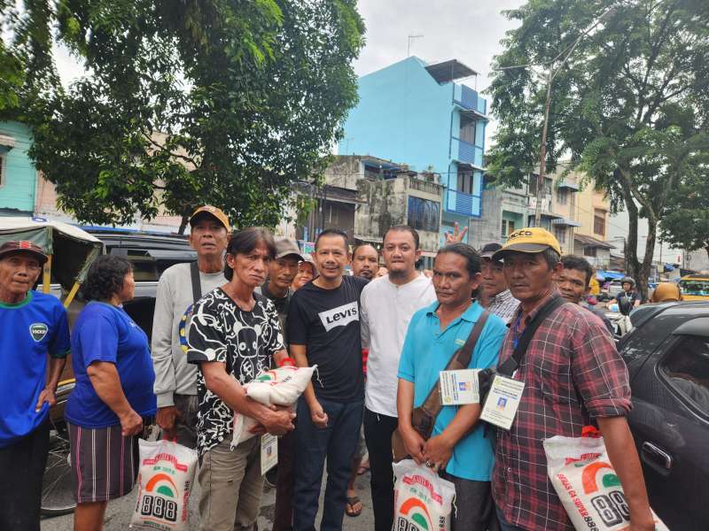 Jumat Barokah, Ketua Pewarta Berbagi Beras