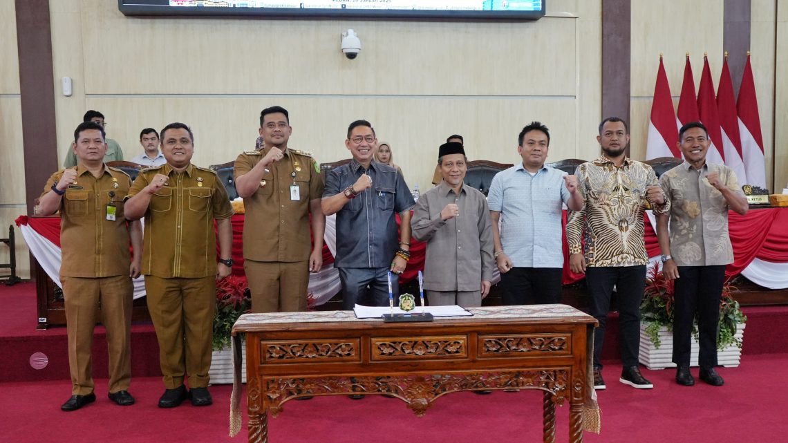 Wali Kota & Pimpinan DPRD Medan Teken Propemperda Tahun 2025