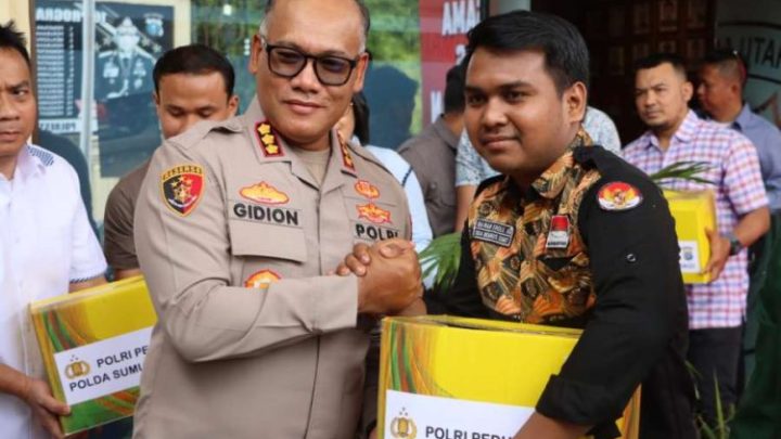 Sambut Ramadan dan Bagi Sembako, Kapolrestabes Medan Ajak Mahasiswa Jaga Kamtibmas