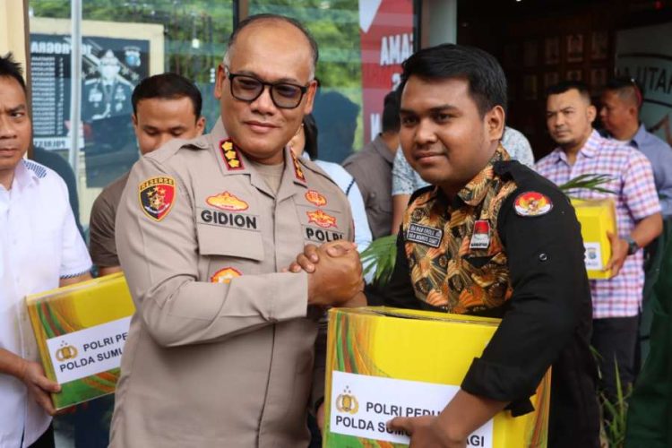 Sambut Ramadan dan Bagi Sembako, Kapolrestabes Medan Ajak Mahasiswa Jaga Kamtibmas