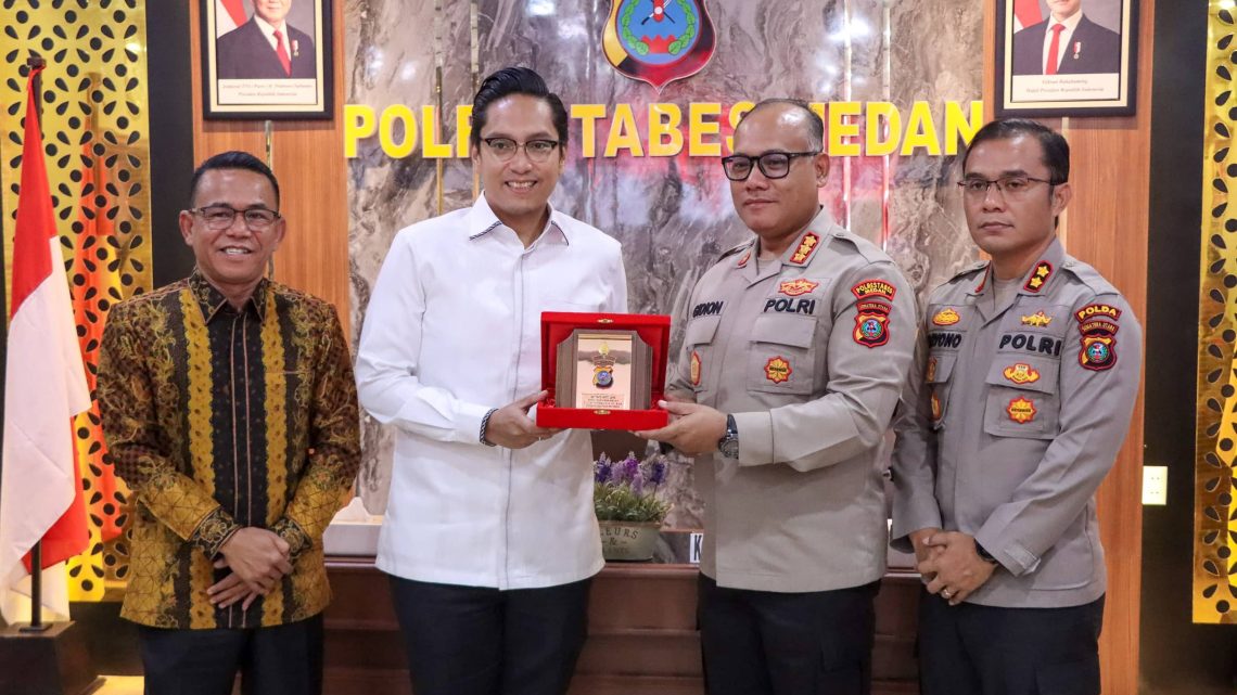 Silaturahmi dengan Kapolrestabes Medan, Rico Waas Ajak Kolaborasi Berantas Judol & Narkoba