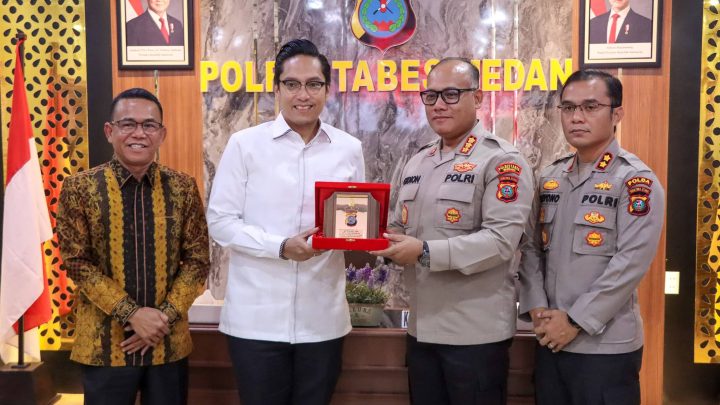 Silaturahmi dengan Kapolrestabes Medan, Rico Waas Ajak Kolaborasi Berantas Judol & Narkoba