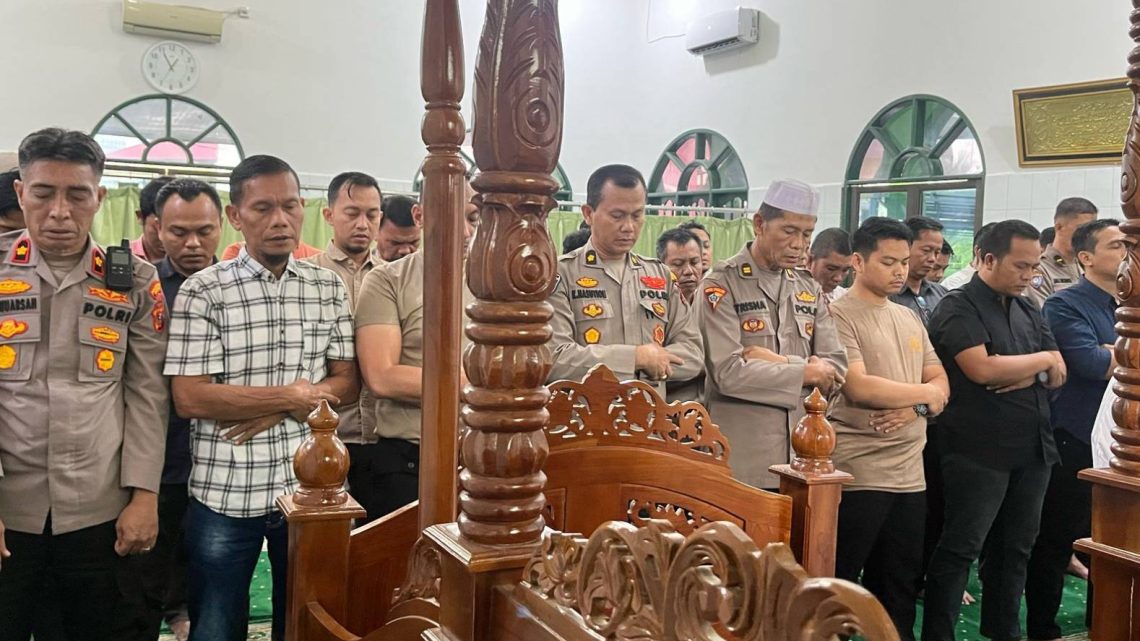 Polrestabes Medan Gelar Salat Ghaib untuk Tiga Prajurit Polda Lampung yang Gugur